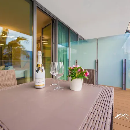 Waterfront Lux|studio|a/c|parking|gym|wifi By Tilo